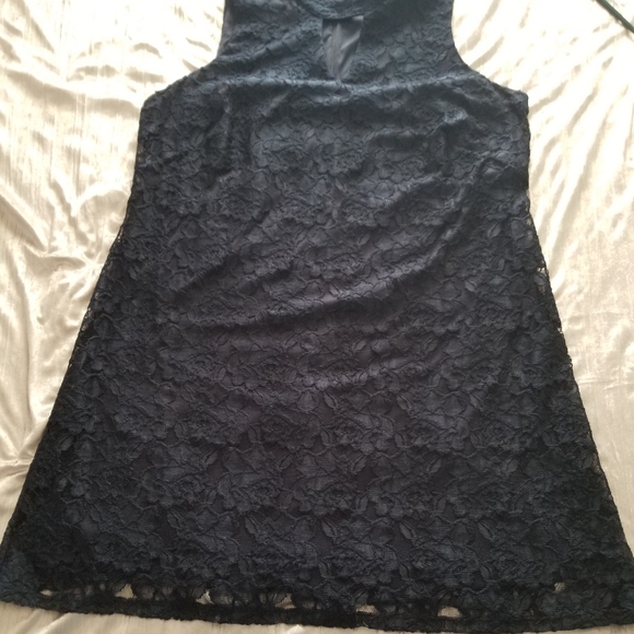 Scarlett 22W keyhole front dress - Picture 2 of 8